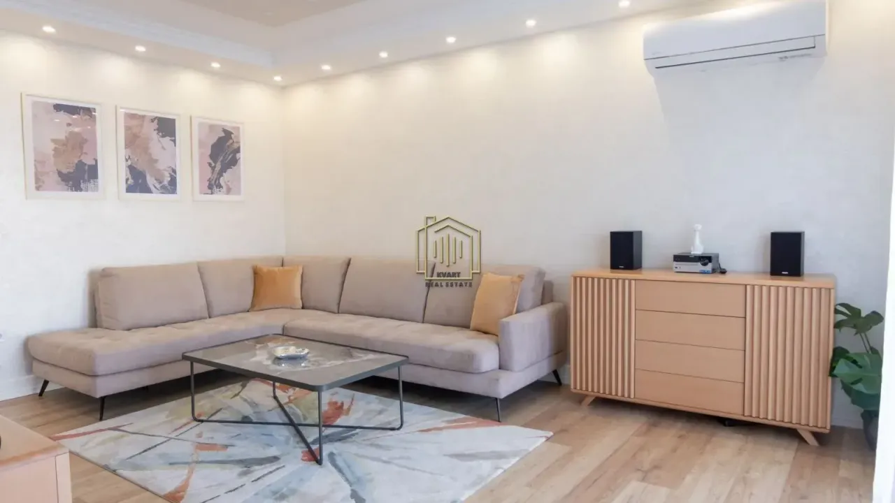 Izdavanje, dvosoban stan, 86m², Centar, Podgorica