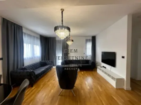 Izdavanje, trosoban stan, 130m², Dalmatinska ulica, Podgorica - image 2