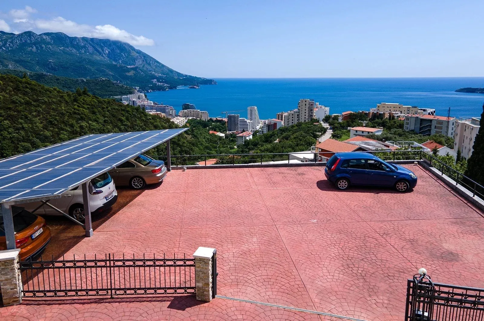 Sale, house, 487m², Bečići, Budva