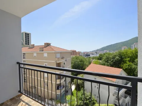 Sale, one bedroom apartment, 42m², Budva, Crna Gora - image 19