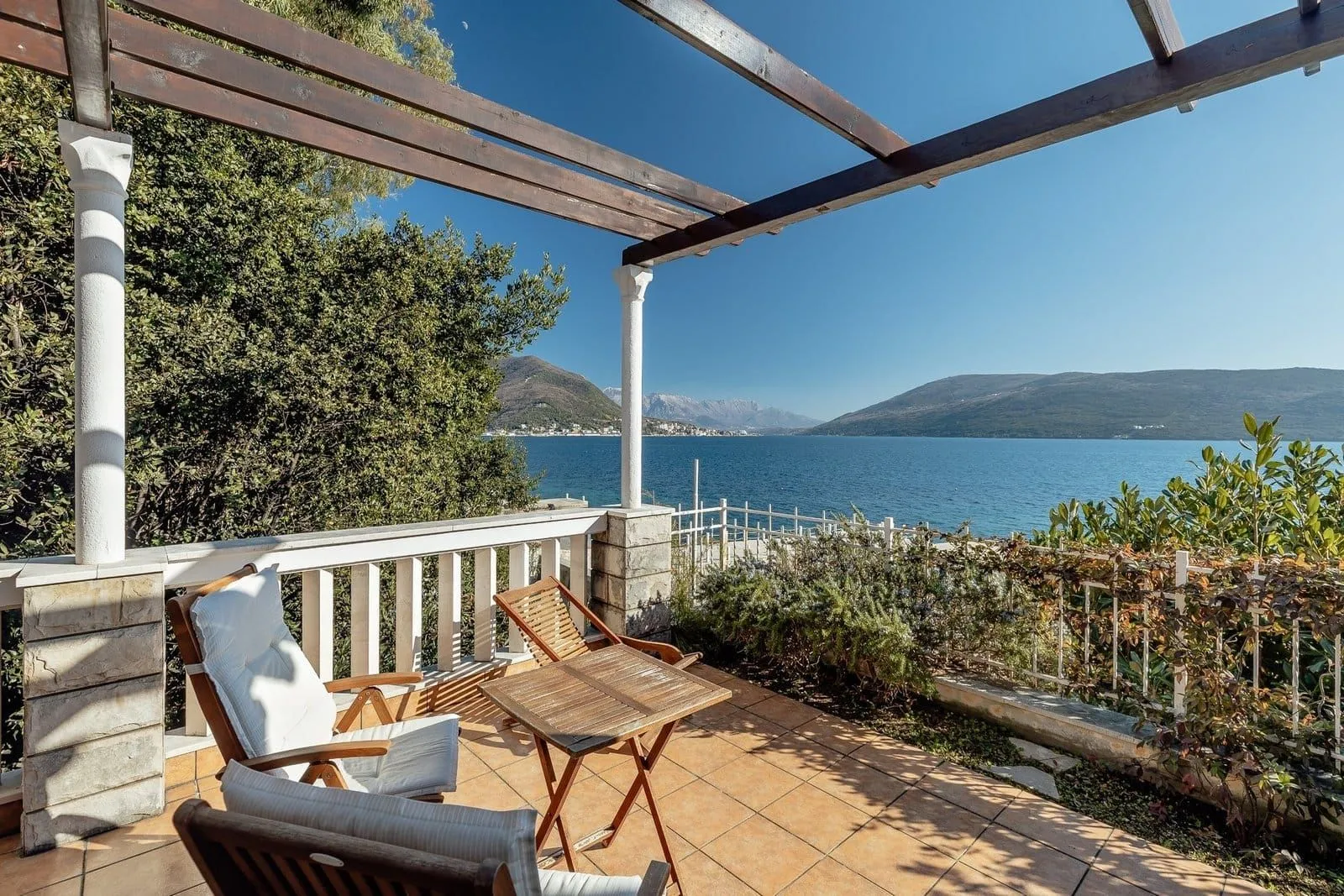 Prodaja, dvosoban stan, 130m², Savina, Herceg Novi