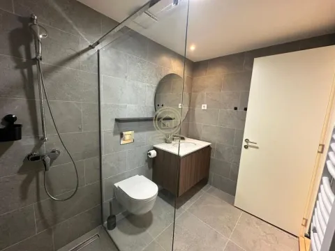 Izdavanje, trosoban stan, 87m², Savski Venac, Beograd - image 4