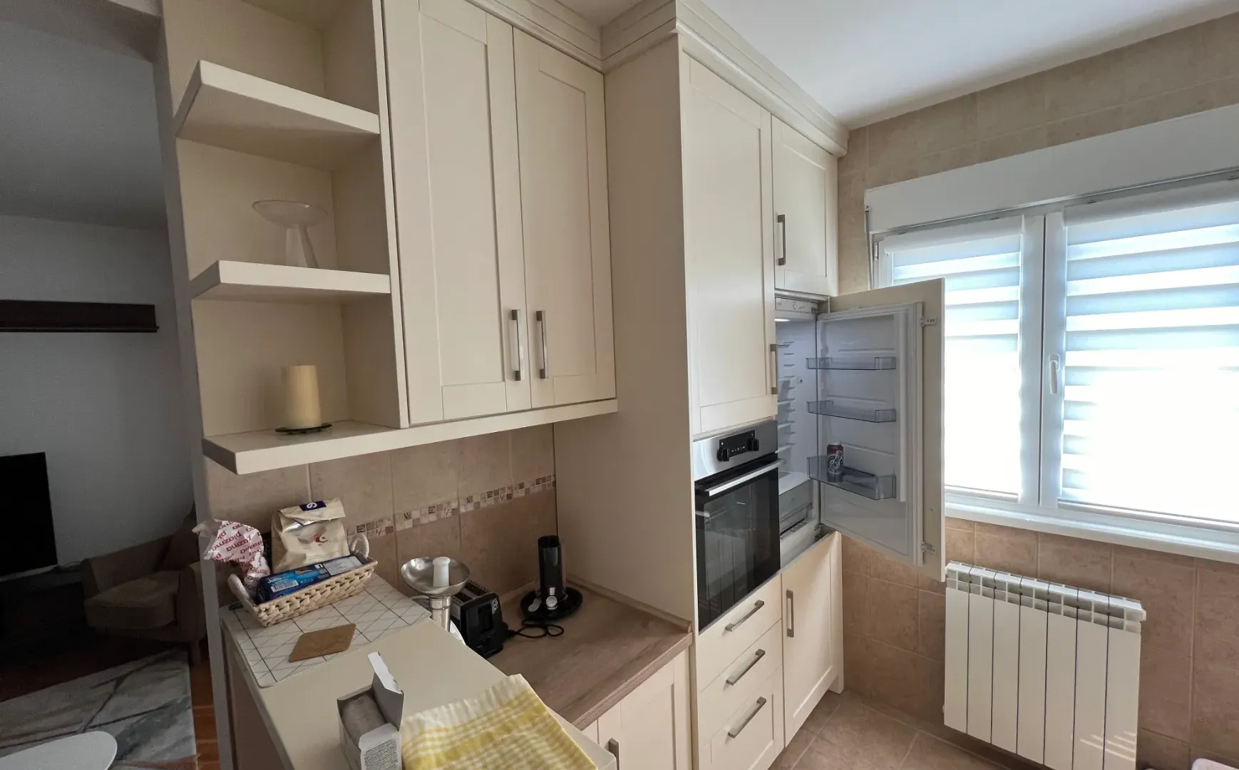 Prodaja, dvosoban stan, 76m², Bar, Crna Gora