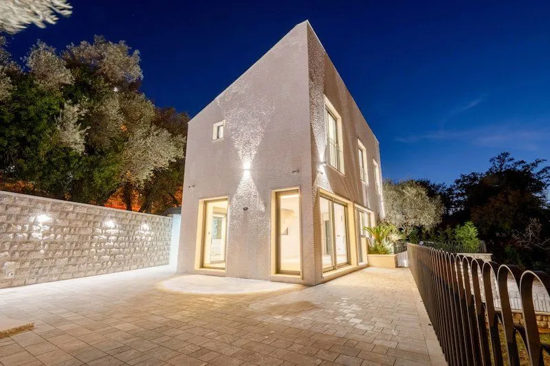 Sale, house, 240m², Kamenovo, Budva