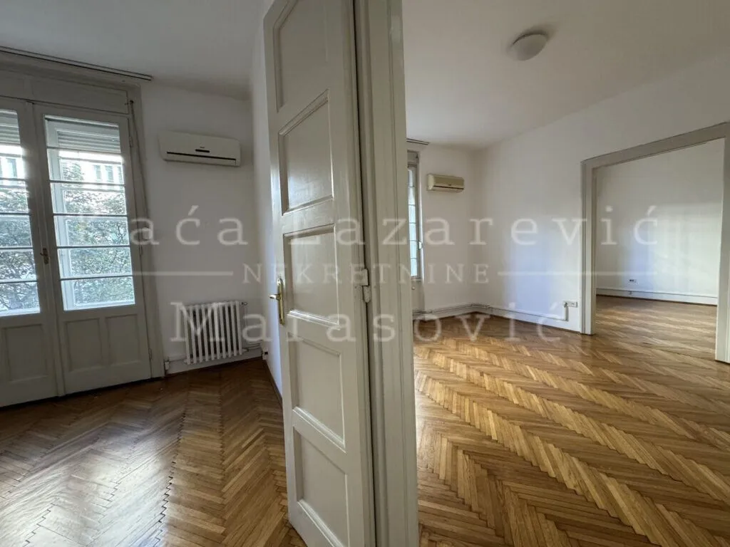 Prodaja, četvorosoban stan, 138m², Vračar Centar, Vračar Sve Podlokacije