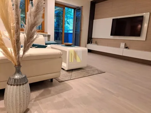 Izdavanje, trosoban stan, 77m², Centar, Novi Sad - image 3