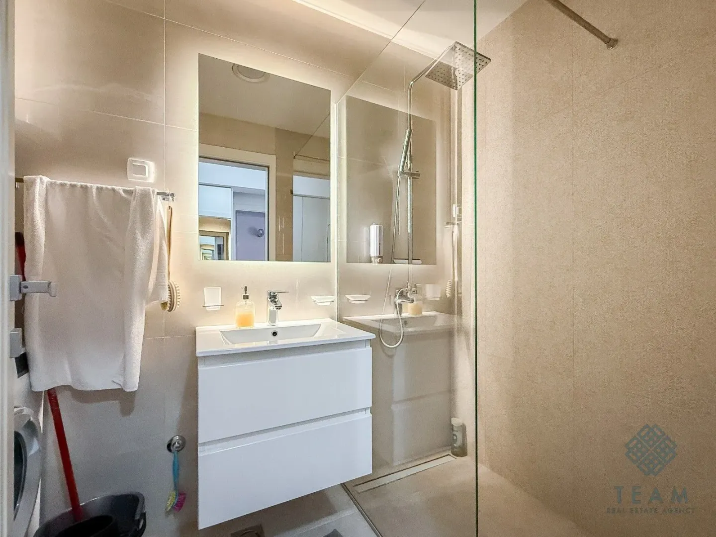 Izdavanje, jednosoban stan, 52m², Master Kvart, Podgorica