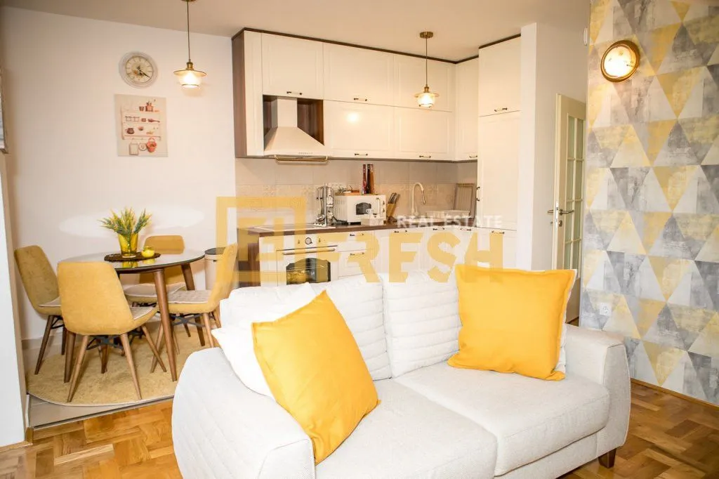 Izdavanje, jednosoban stan, 47m², Cetinje, Crna Gora