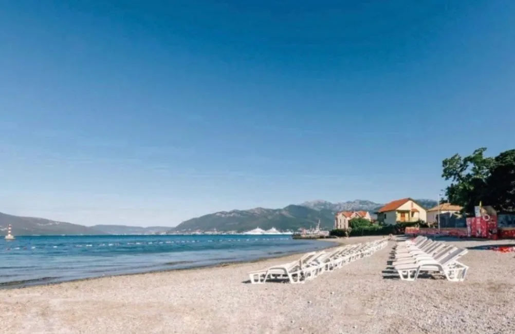 Izdavanje, jednosoban stan, 50m², Kalimanj, Tivat