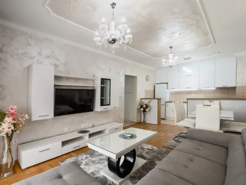 Izdavanje, dvosoban stan, 65m², Stari Aerodrom, Podgorica - image 8