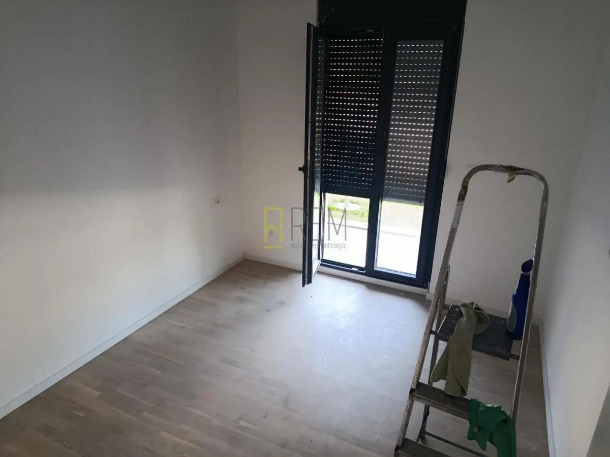 Izdavanje, jednosoban stan, 45m², Tološi, Podgorica