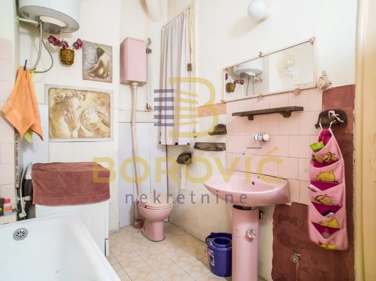 Prodaja, trosoban stan, 95m², Kalenić Pijaca, Vračar Sve Podlokacije