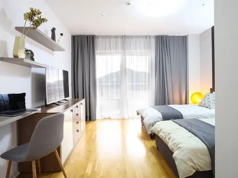 Izdavanje, trosoban stan, 198m², Budva, Crna Gora - image 18