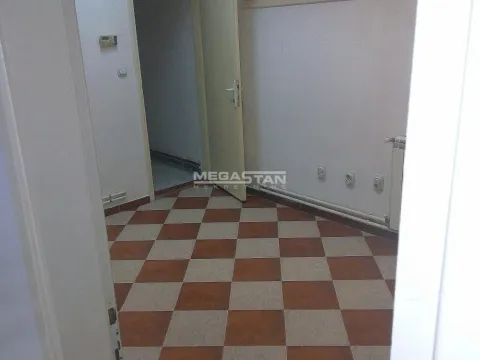 Izdavanje, poslovni prostor, 131m², Zemun Centar, Zemun Sve Podlokacije - image 5