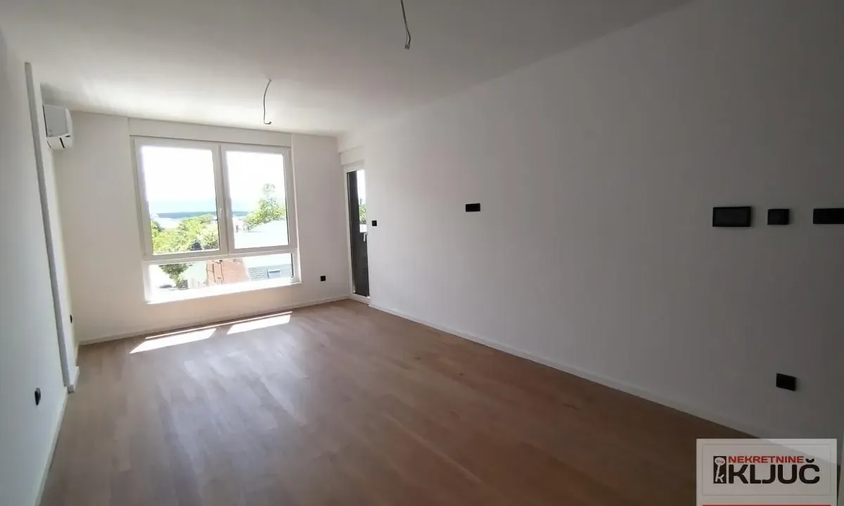 Prodaja, jednosoban stan, 43m², Bulevar patrijarha Pavla, Novi Sad Sve Podlokacije