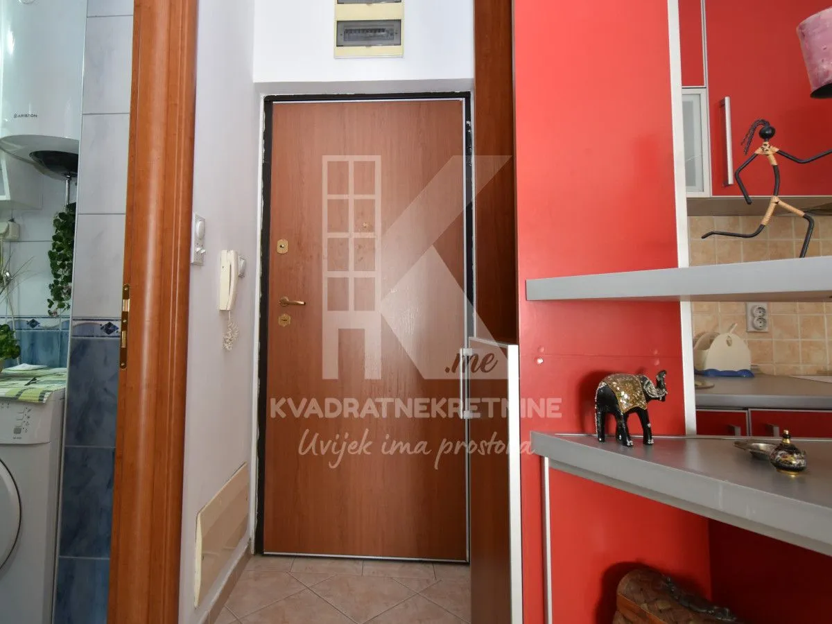 Rent, one bedroom apartment, 37m², Pobrežje, Podgorica