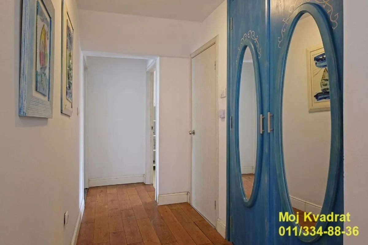 Prodaja, trosoban stan, 82m², Kalenić Pijaca, Vračar Sve Podlokacije