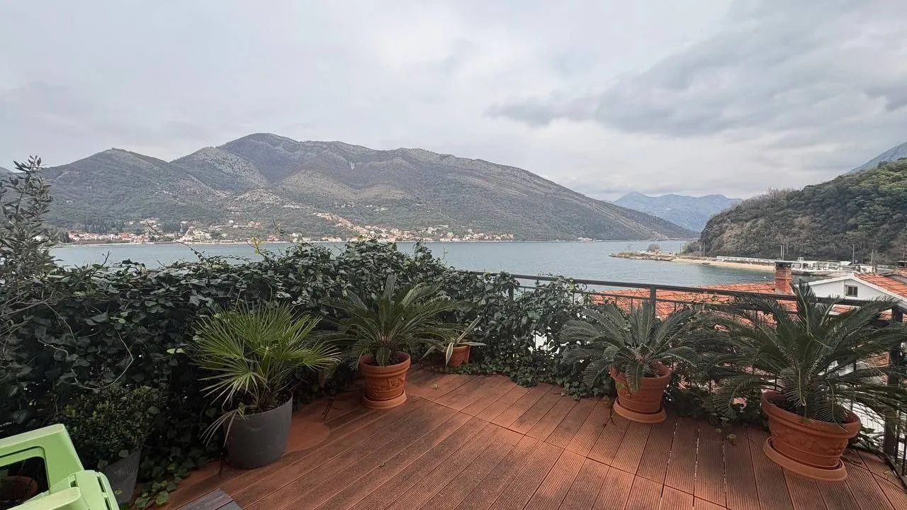Prodaja, trosoban stan, 180m², Lepetani, Tivat