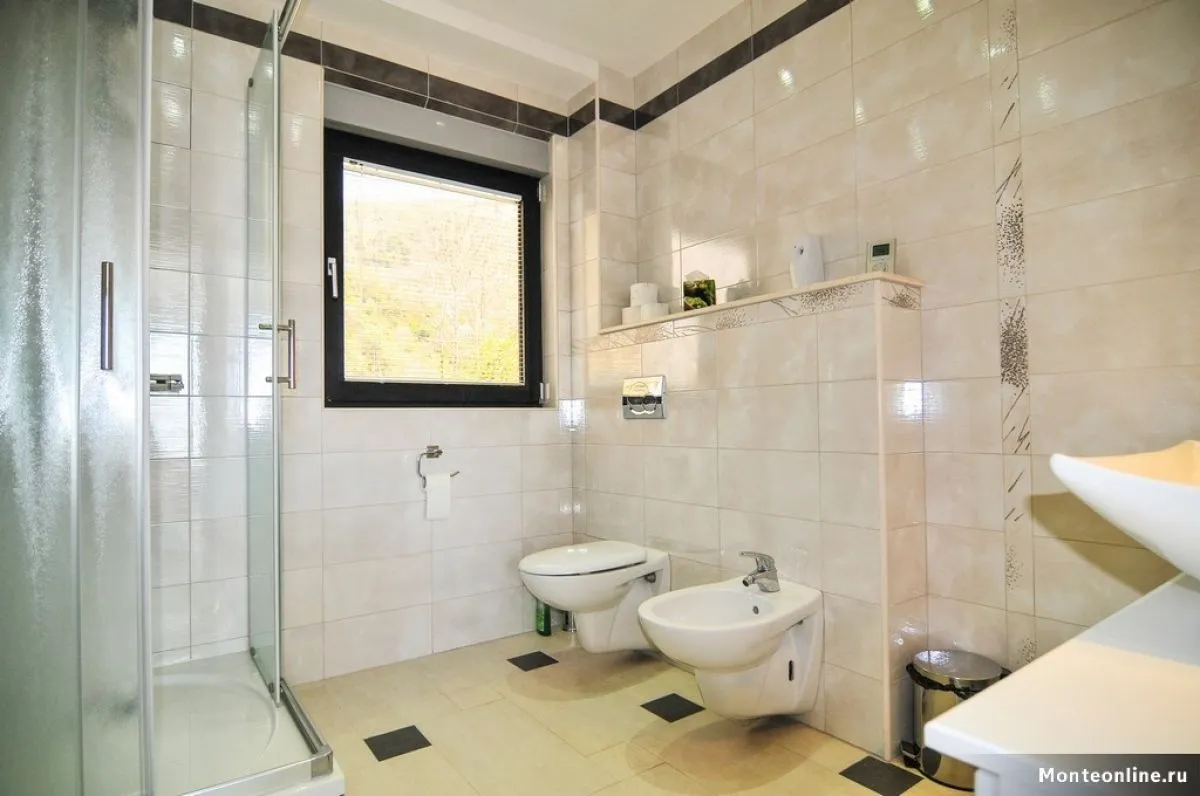 Sale, house, 390m², Tivat, Crna Gora