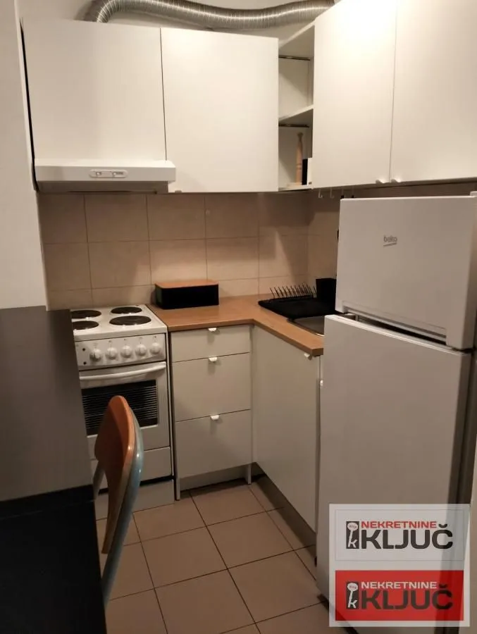 Izdavanje, garsonjera, 29m², Sajmište, Novi Sad