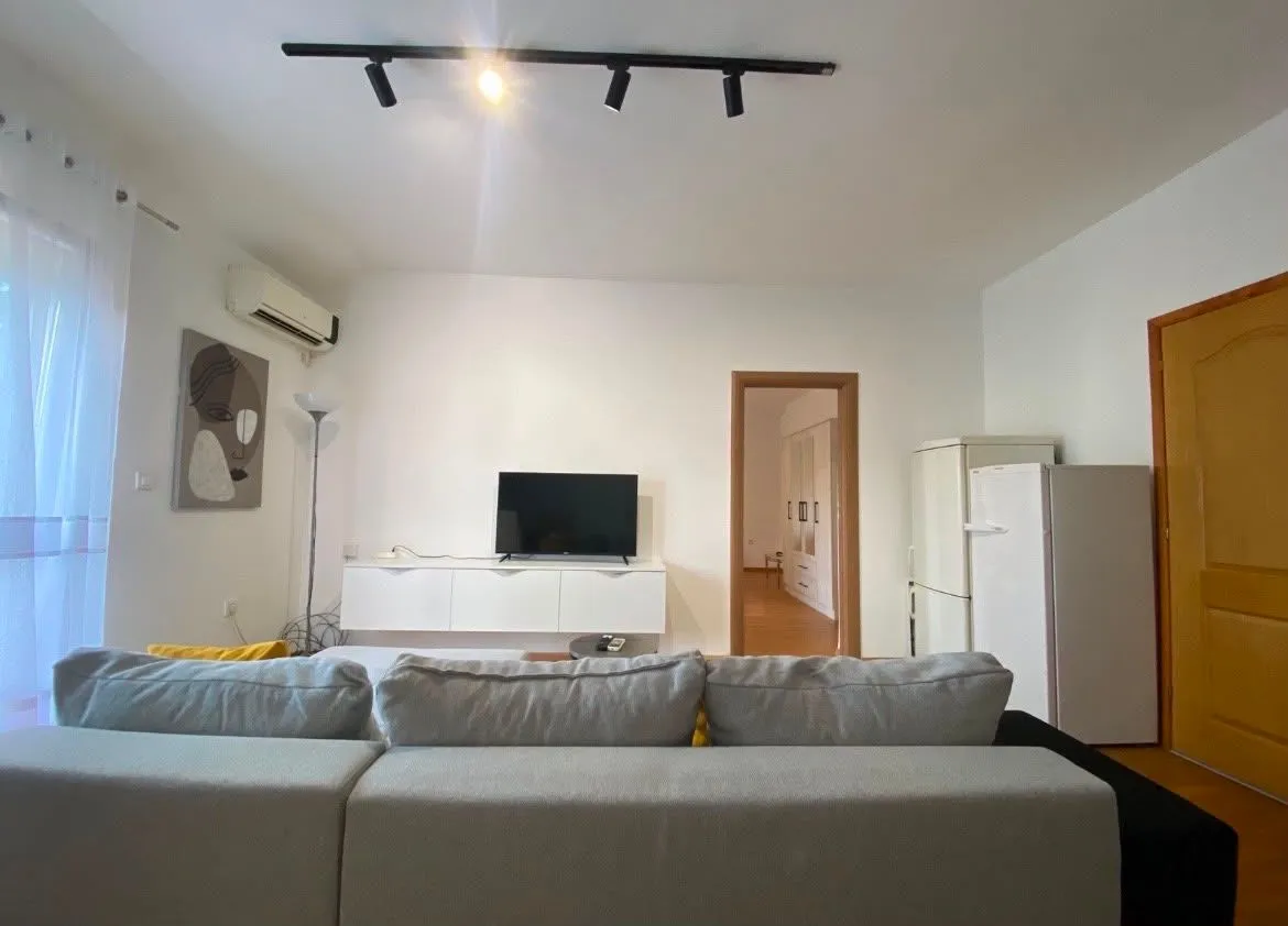 Izdavanje, dvosoban stan, 68m², Zagorič, Podgorica