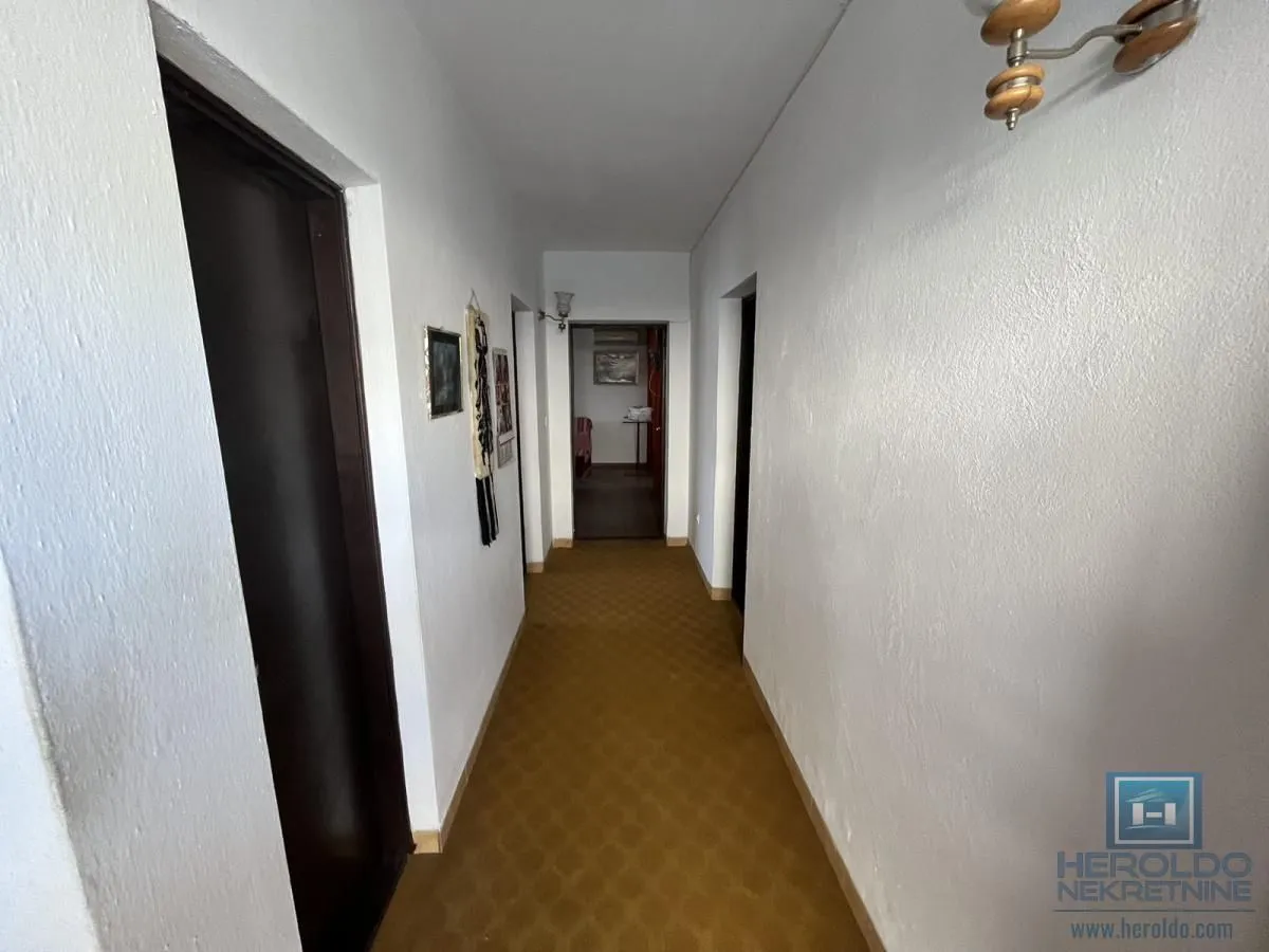 Prodaja, kuća, 353m², Budžino brdo, Jagodina