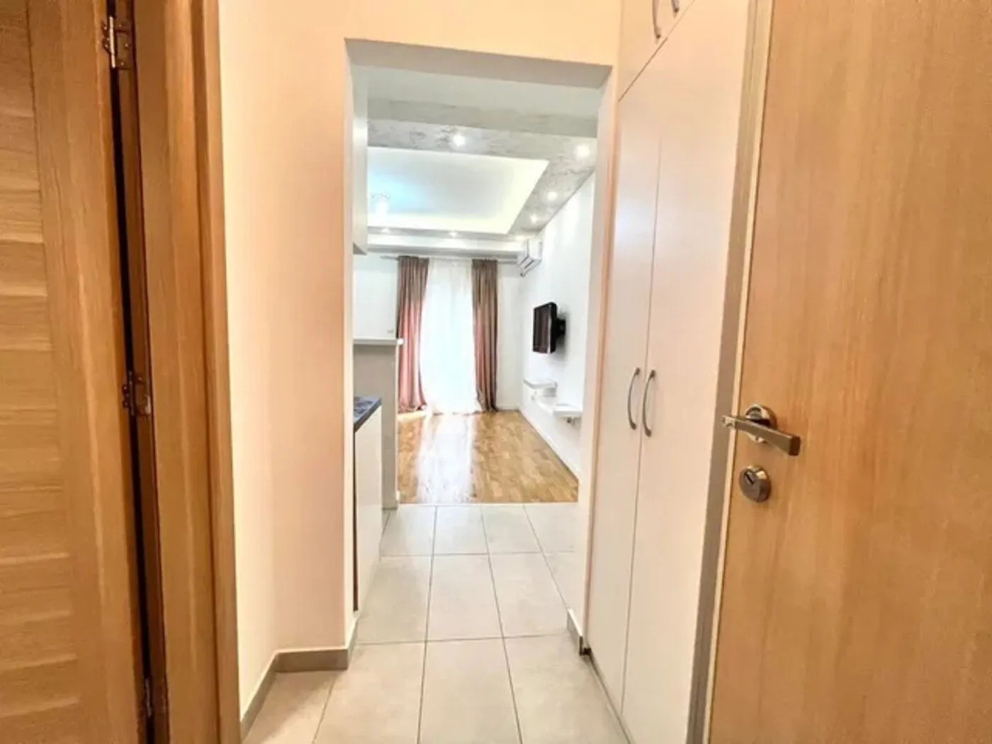 Rent, studio apartment, 30m², Stari Aerodrom, Podgorica