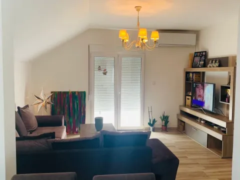 Rent, two bedroom apartment, 80m², Centar, Tivat - image 3