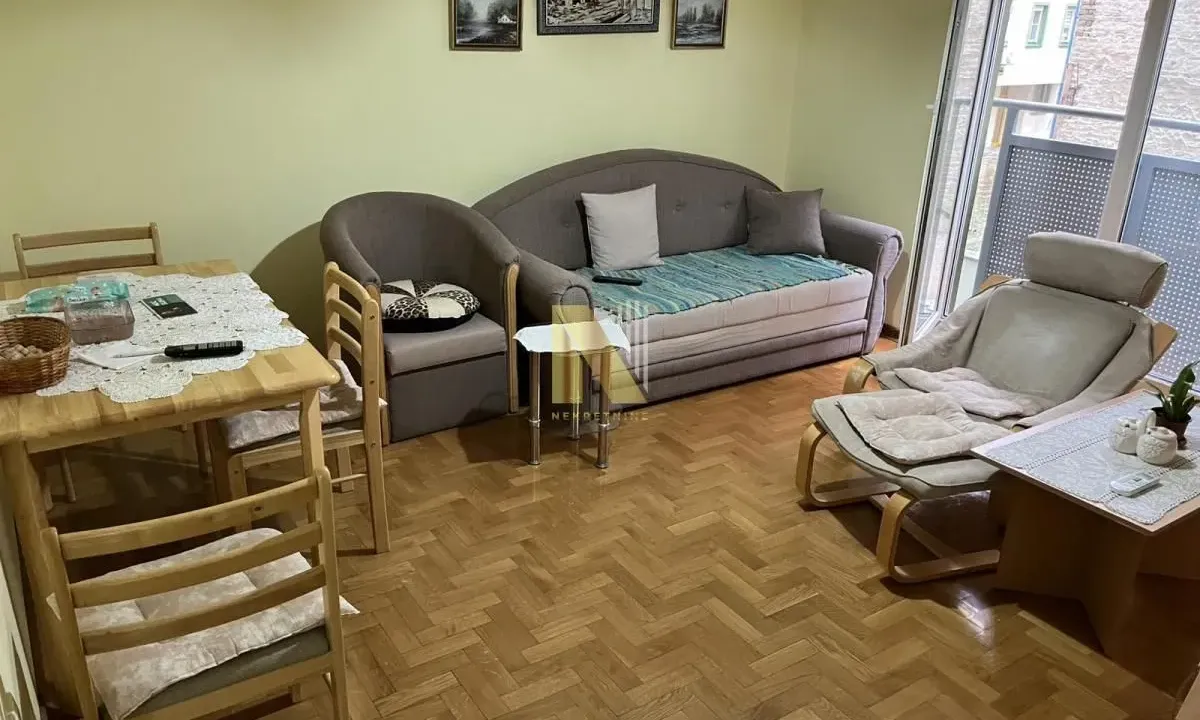 Izdavanje, jednosoban stan, 45m², Centar, Novi Sad