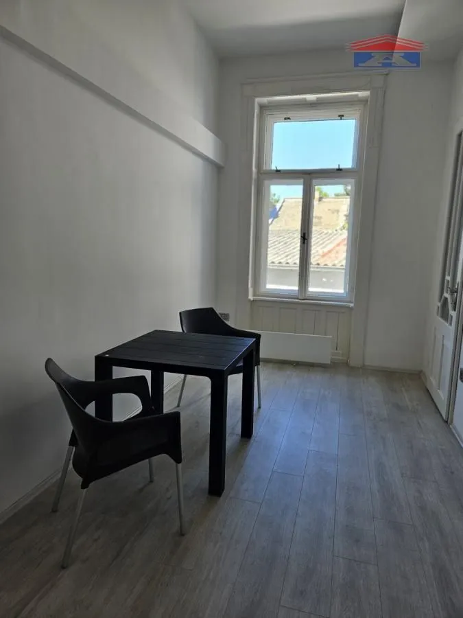 Prodaja, kuća, 49m², Centar, Sombor
