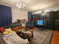 Prodaja, kuća, 300m², Gradska Bolnica, Zvezdara Sve Podlokacije - image 1