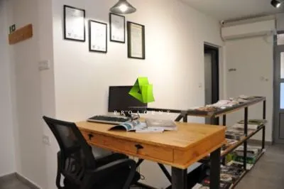 Sale, office space, 95m², Palilula, Niš