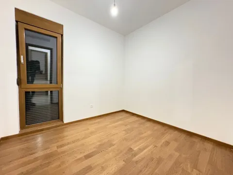Rent, three bedroom apartment, 82m², Vezirov Most, Podgorica - image 5