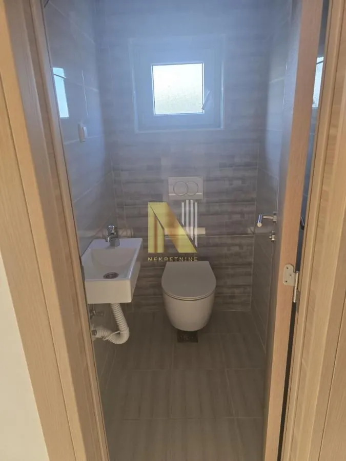 Prodaja, trosoban stan, 70m², Vidovdansko naselje, Novi Sad Sve Podlokacije