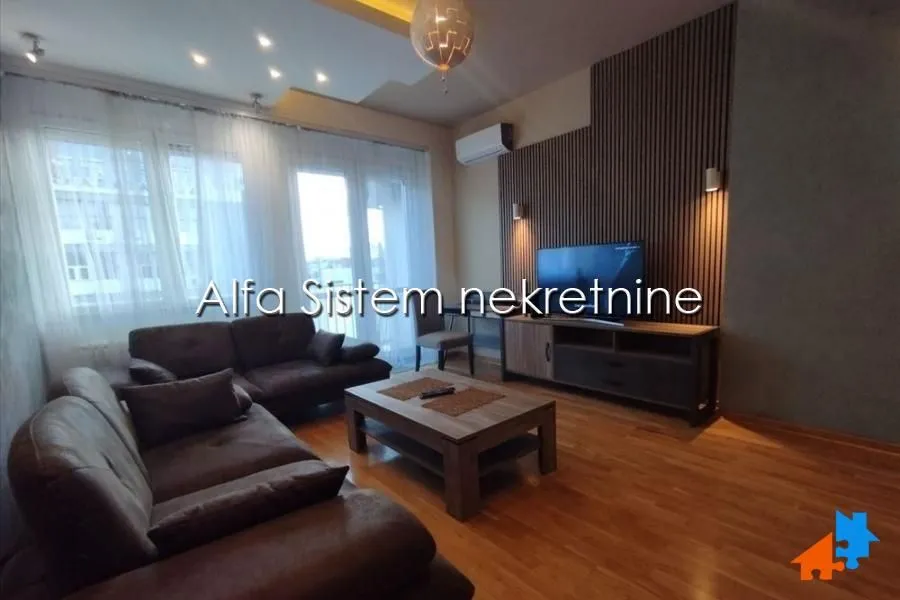 Izdavanje, stan, 45m², Savski Venac, Beograd