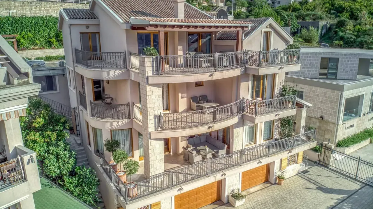 Sale, house, 507m², Dobrota, Kotor