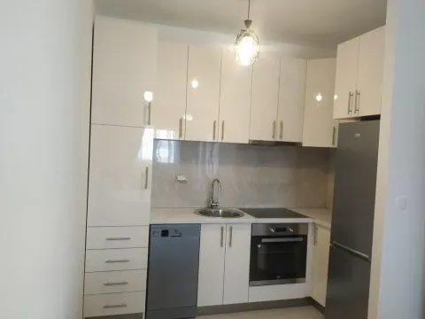 Izdavanje, jednosoban stan, 45m², City Kvart, Podgorica - image 3