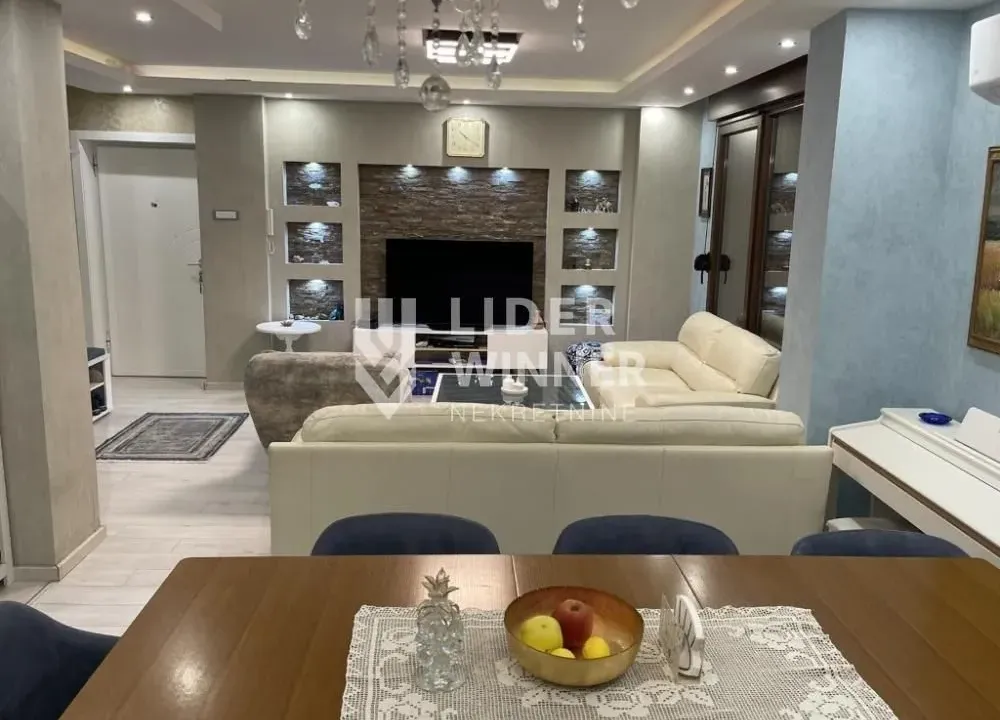 Prodaja, četvorosoban stan, 100m², Savski Venac, Beograd