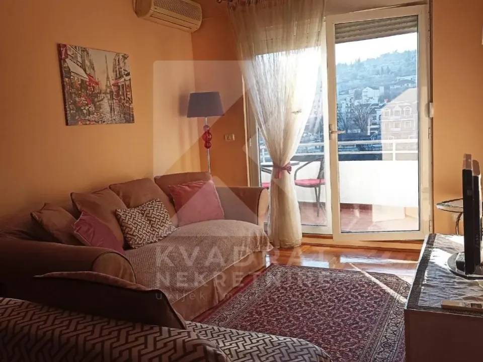 Rent, studio apartment, 32m², Vezirov Most, Podgorica