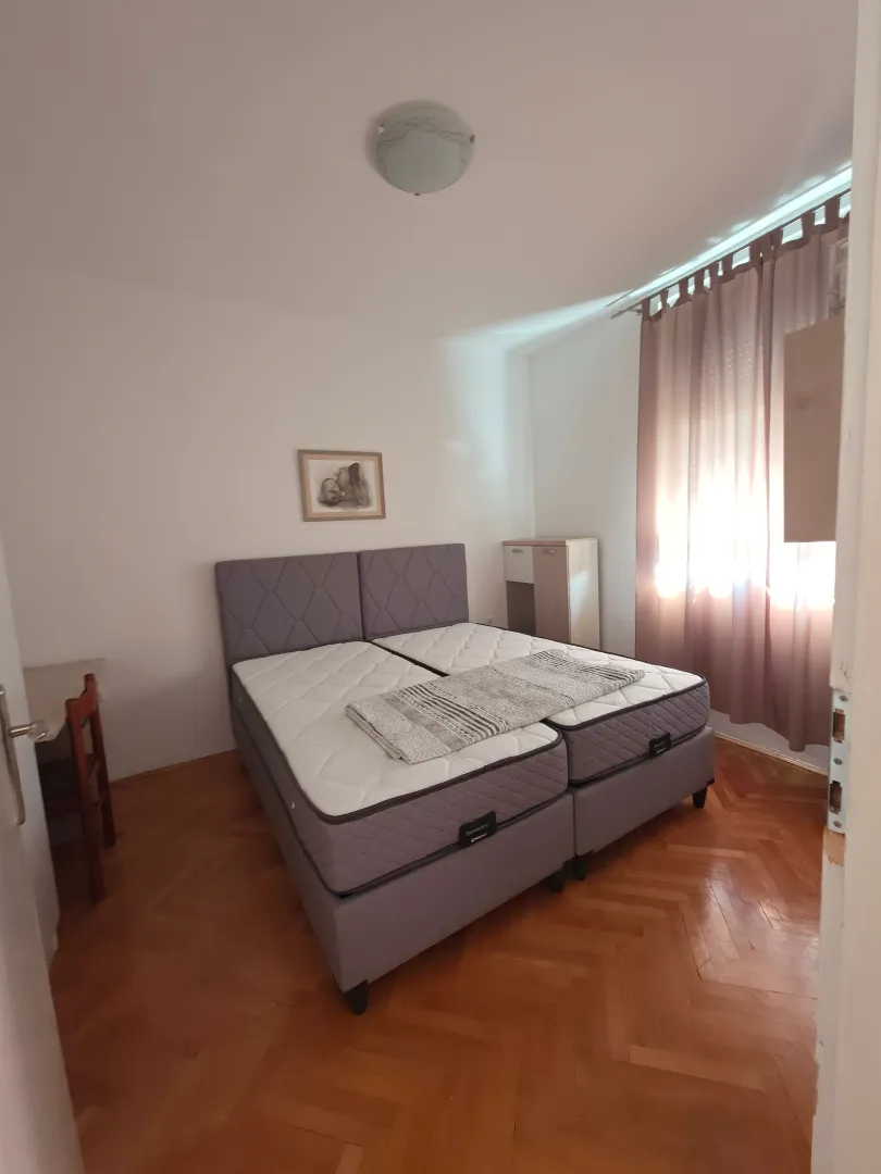 Izdavanje, jednosoban stan, 27m², Centar, Cetinje