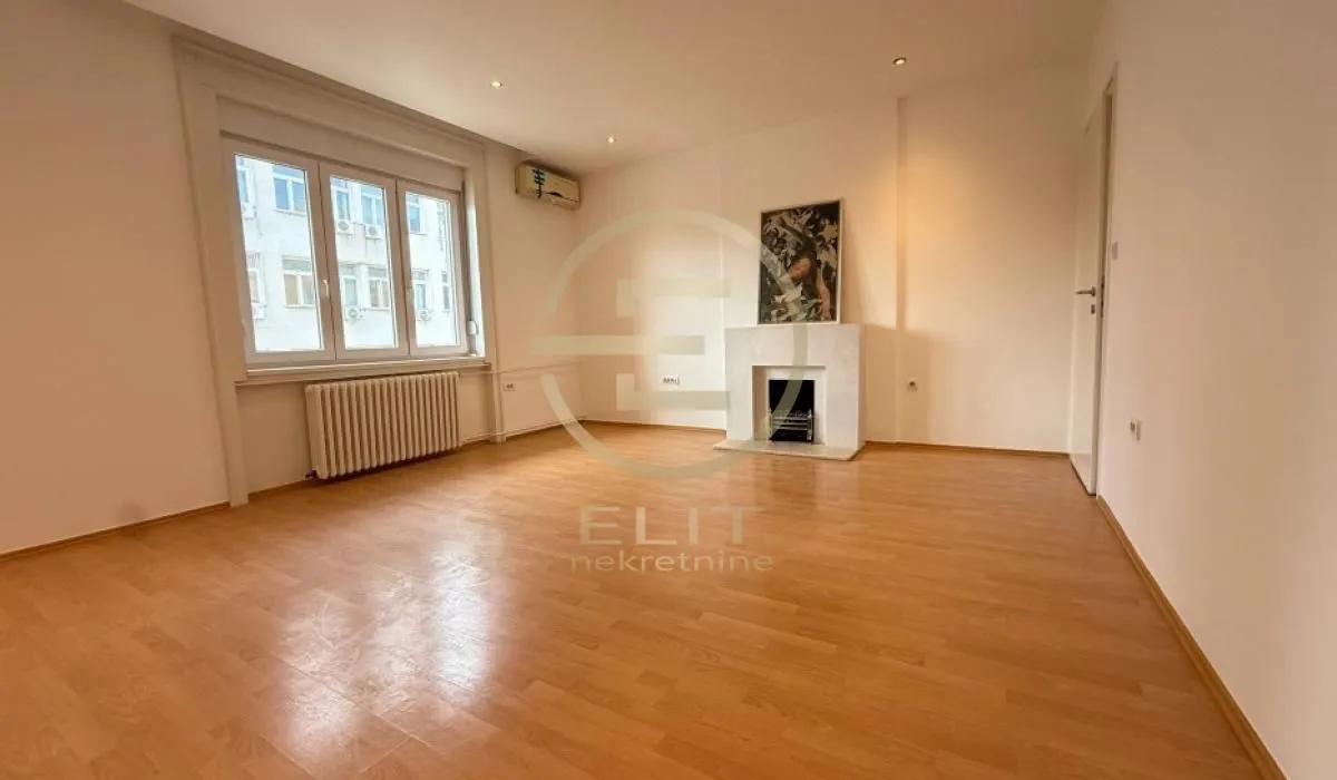 Prodaja, stan, 112m², Centar, Novi Sad