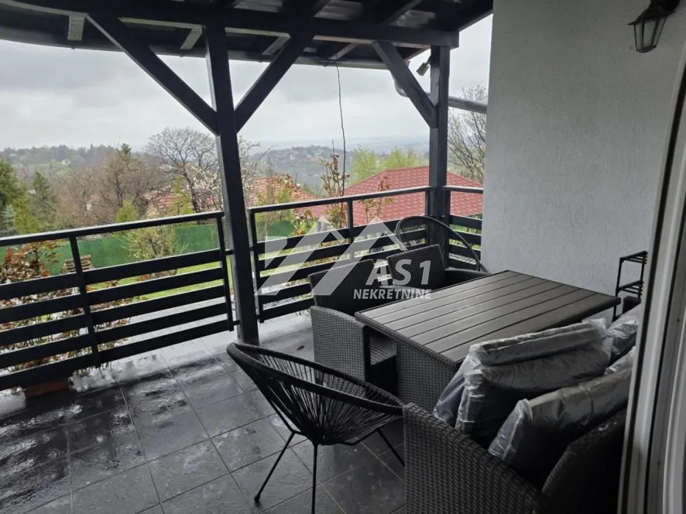 Izdavanje, kuća, 300m², Petrovaradin, Novi Sad
