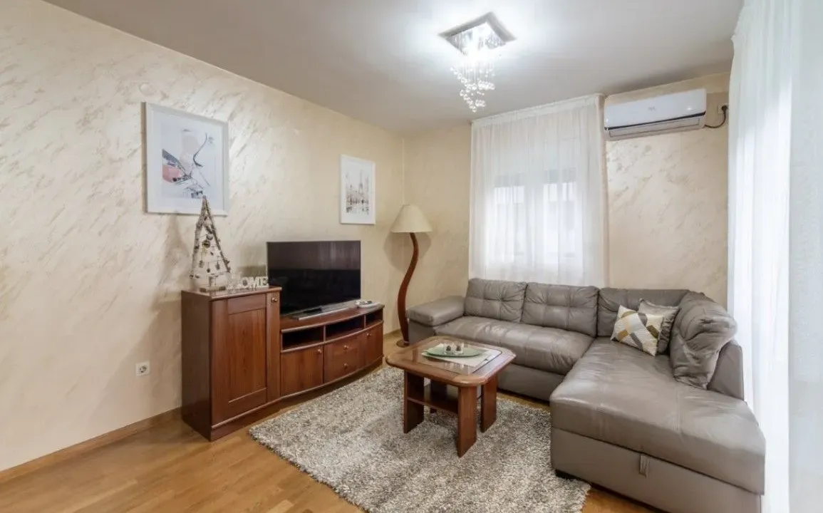 Izdavanje, dvosoban stan, 56m², Momišići, Podgorica