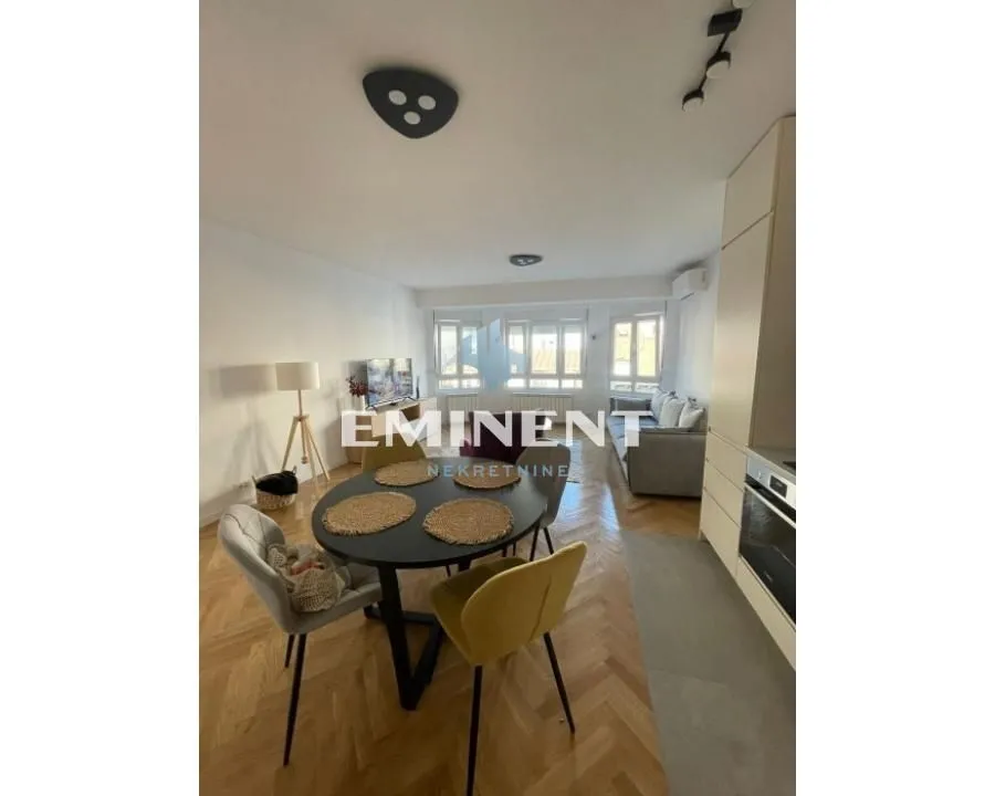 Izdavanje, dvosoban stan, 51m², Savski Venac, Beograd