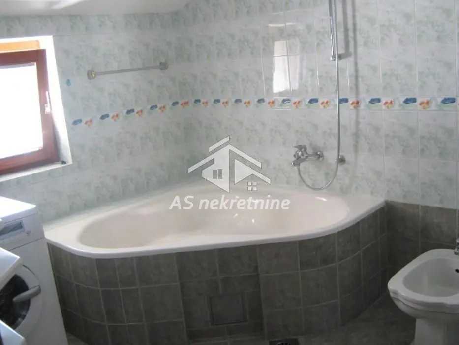 Izdavanje, stan, 200m², Savski Venac, Beograd