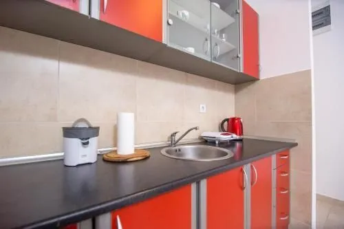 Izdavanje, poslovni prostor, 21m², Rozino, Budva