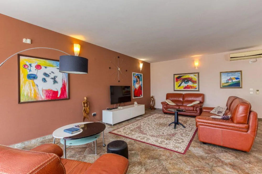 Sale, house, 495m², Bečići, Budva