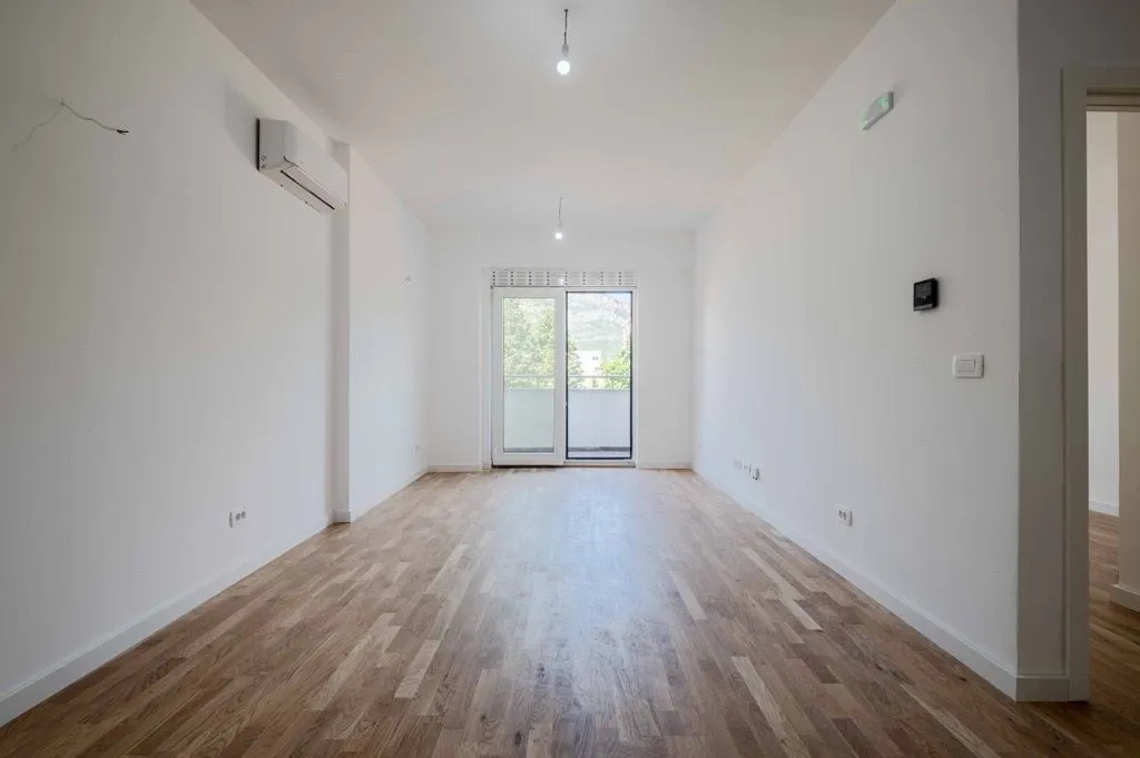 Prodaja, dvosoban stan, 65m², Centar, Bar