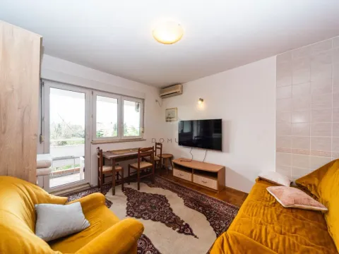 Rent, one bedroom apartment, 38m², Preko Morače, Podgorica - image 1