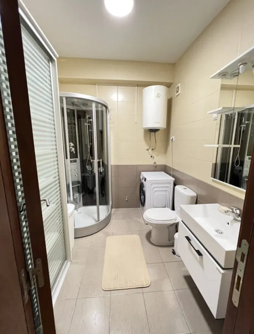 Izdavanje, dvosoban stan, 71m², Stari Aerodrom, Podgorica